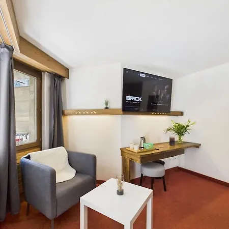 Charming Little Getaway In The Heart Of * Saas Fee