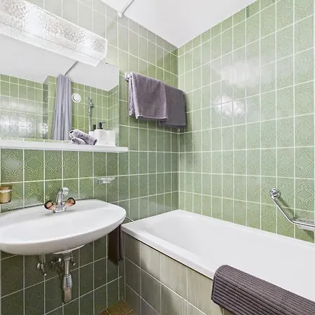 Charming Little Getaway In The Heart Of Saas Fee