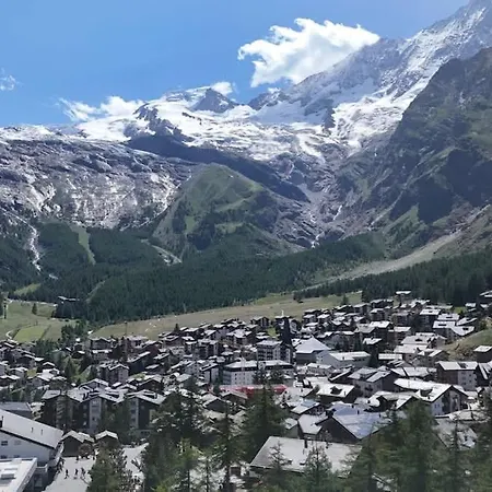 펜션 Charming Little Getaway In The Heart Of Saas Fee