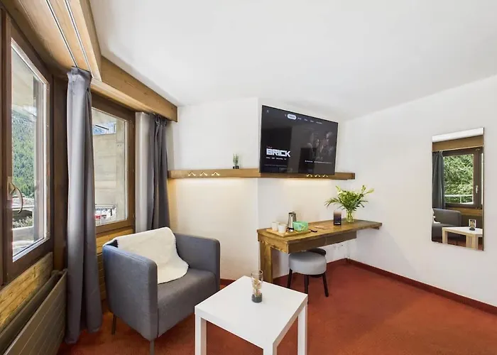 Charming Little Getaway In The Heart Of * Saas Fee